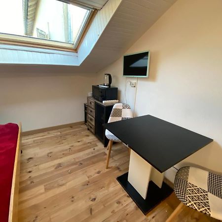 Les Studios Meubles De L'Avenue Bouloumie ויטל מראה חיצוני תמונה