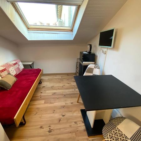 Les Studios Meubles De L'Avenue Bouloumie ויטל מראה חיצוני תמונה