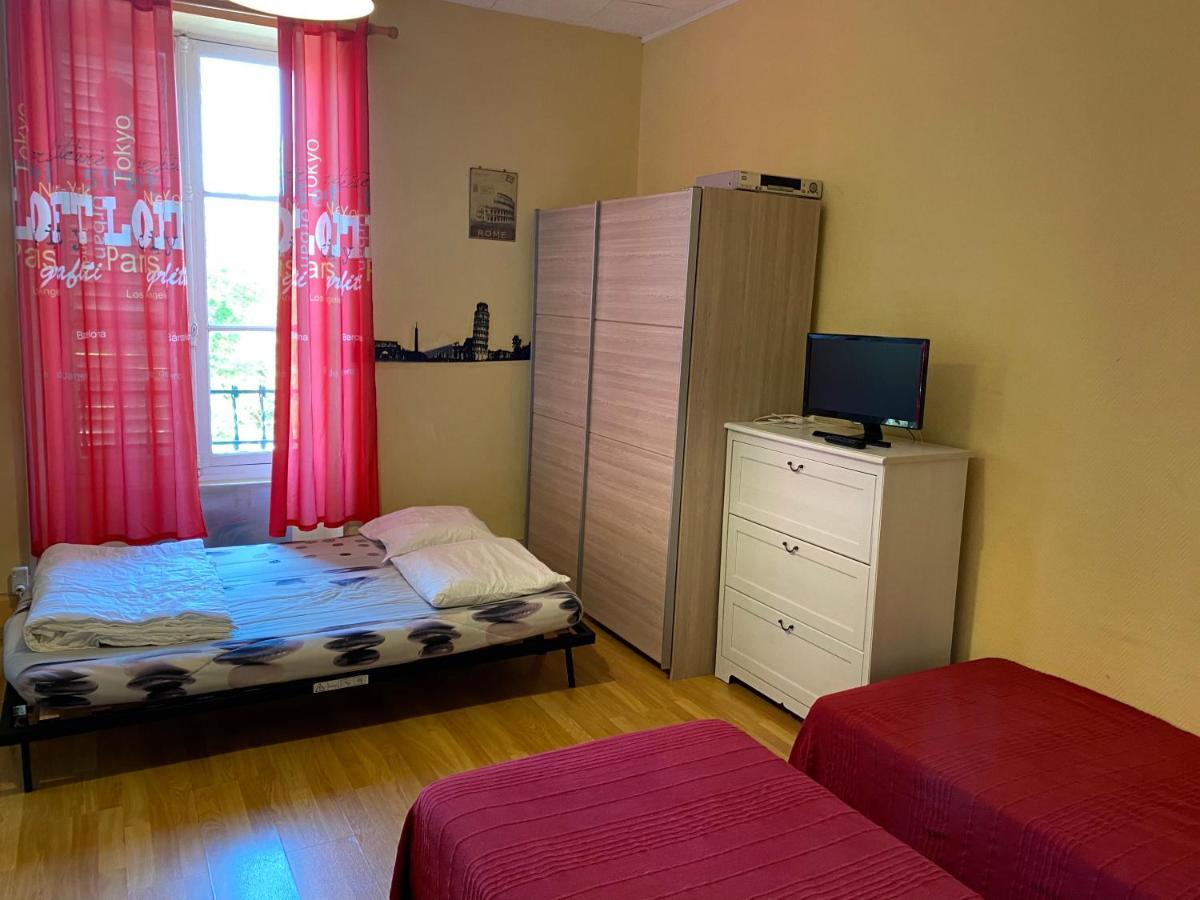 Les Studios Meubles De L'Avenue Bouloumie ויטל מראה חיצוני תמונה