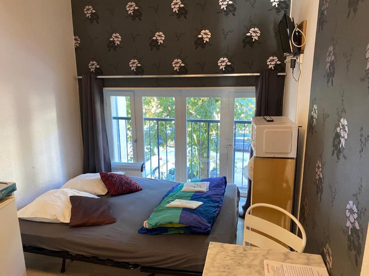 Les Studios Meubles De L'Avenue Bouloumie ויטל מראה חיצוני תמונה
