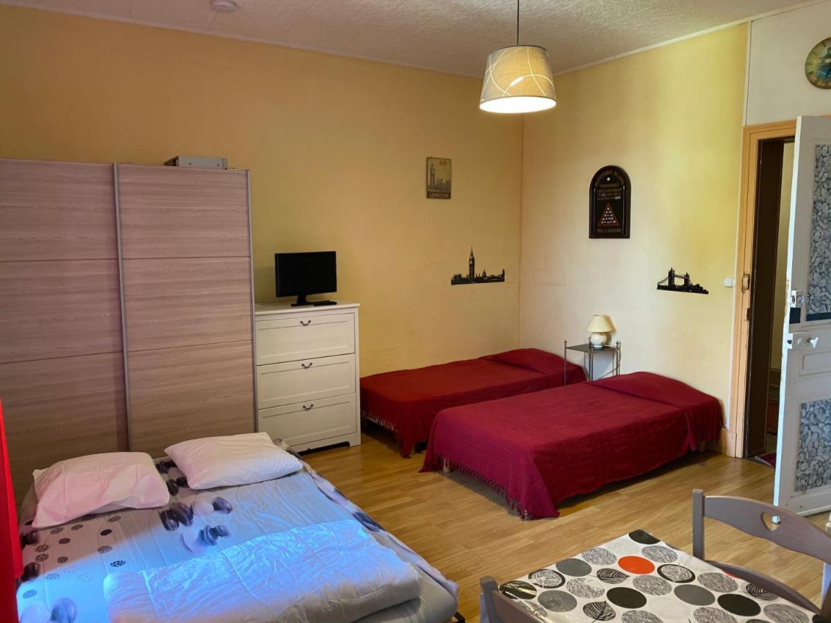 Les Studios Meubles De L'Avenue Bouloumie ויטל מראה חיצוני תמונה