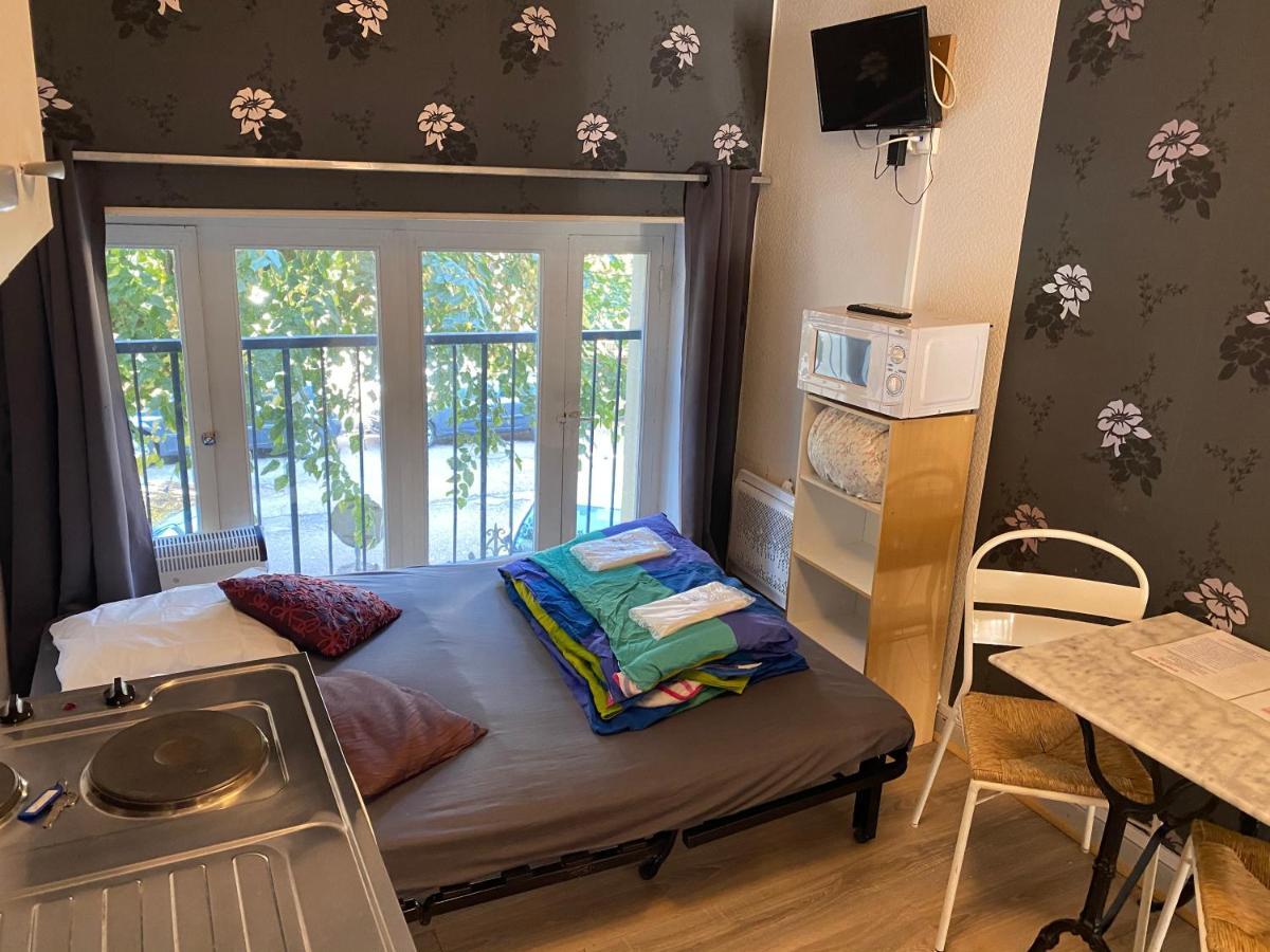 Les Studios Meubles De L'Avenue Bouloumie ויטל מראה חיצוני תמונה