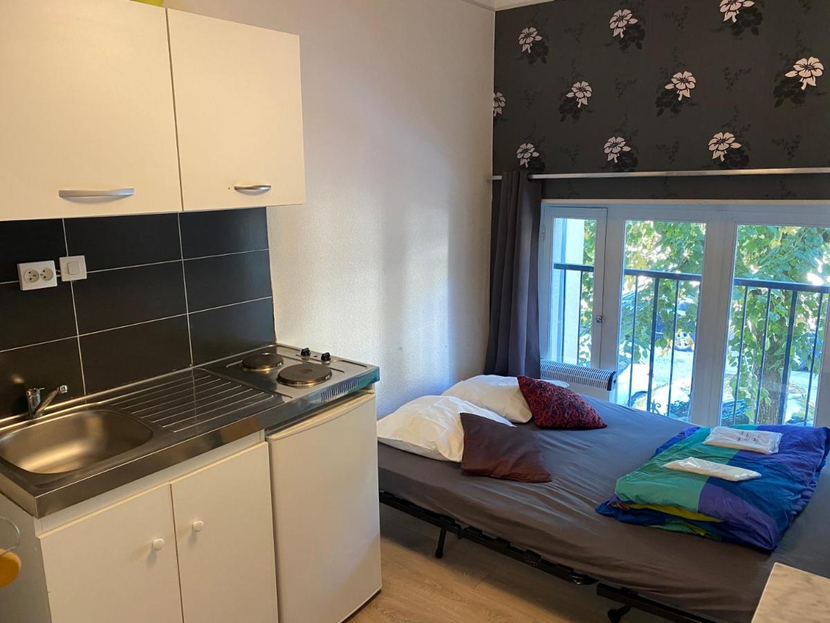 Les Studios Meubles De L'Avenue Bouloumie ויטל מראה חיצוני תמונה