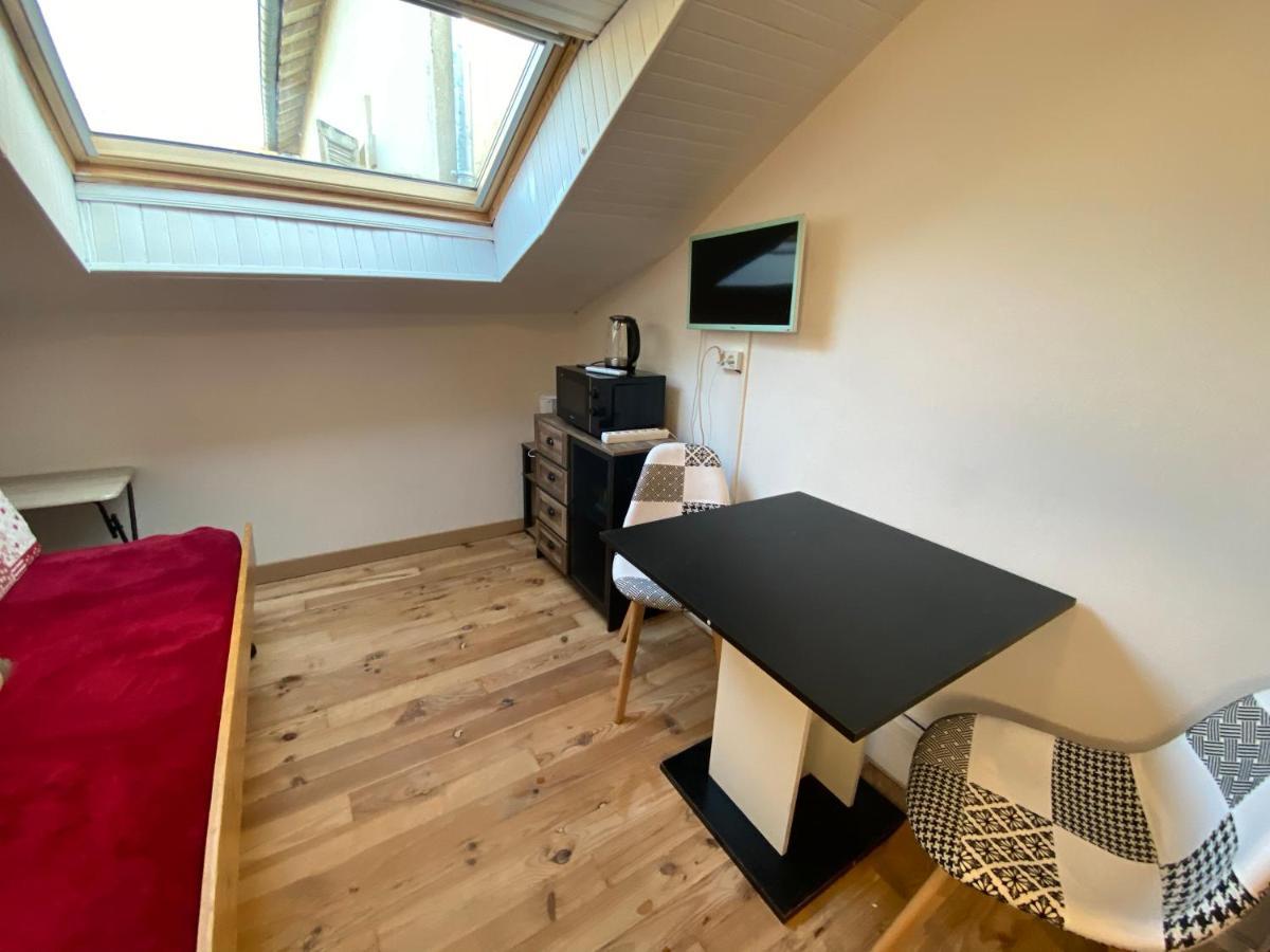 Les Studios Meubles De L'Avenue Bouloumie ויטל מראה חיצוני תמונה