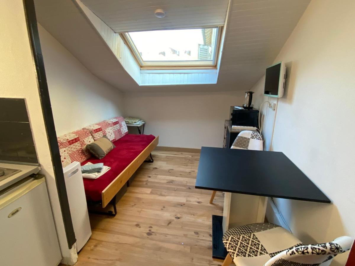 Les Studios Meubles De L'Avenue Bouloumie ויטל מראה חיצוני תמונה