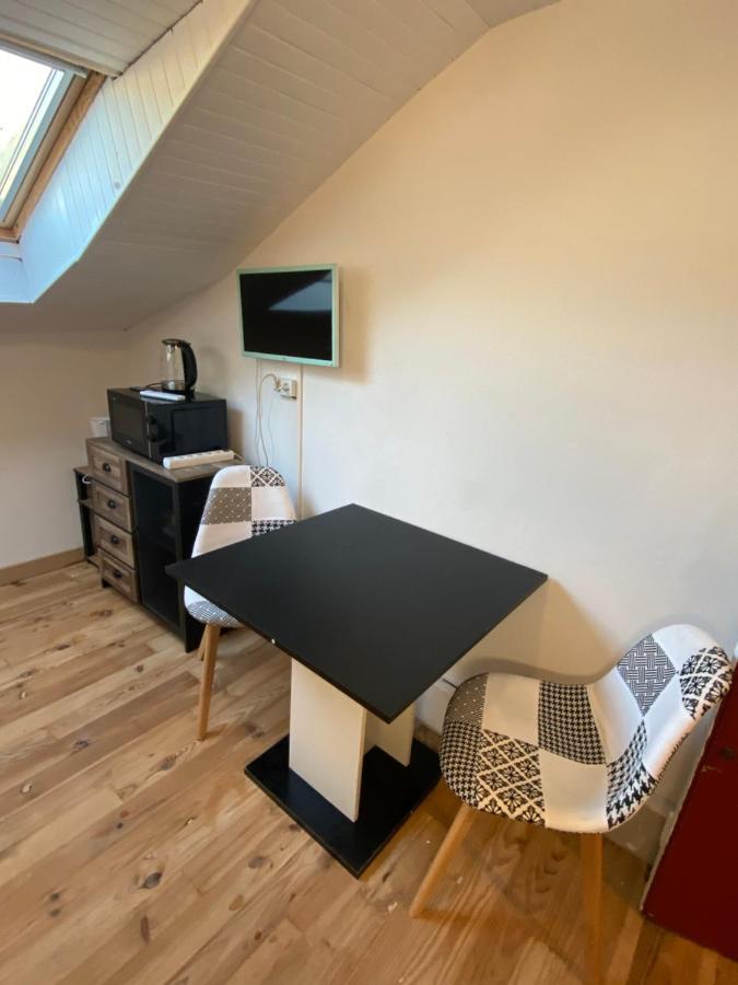 Les Studios Meubles De L'Avenue Bouloumie ויטל מראה חיצוני תמונה