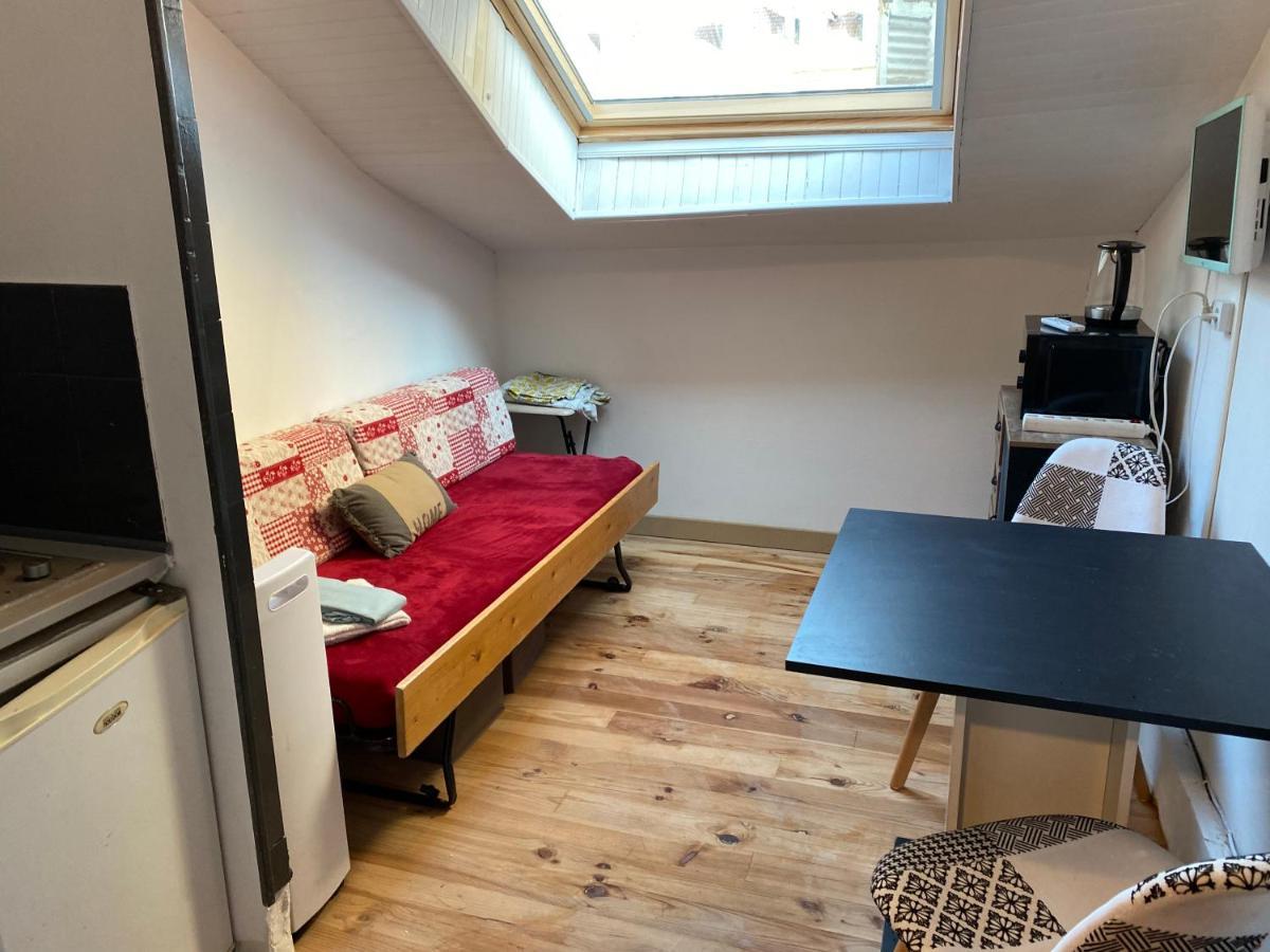 Les Studios Meubles De L'Avenue Bouloumie ויטל מראה חיצוני תמונה